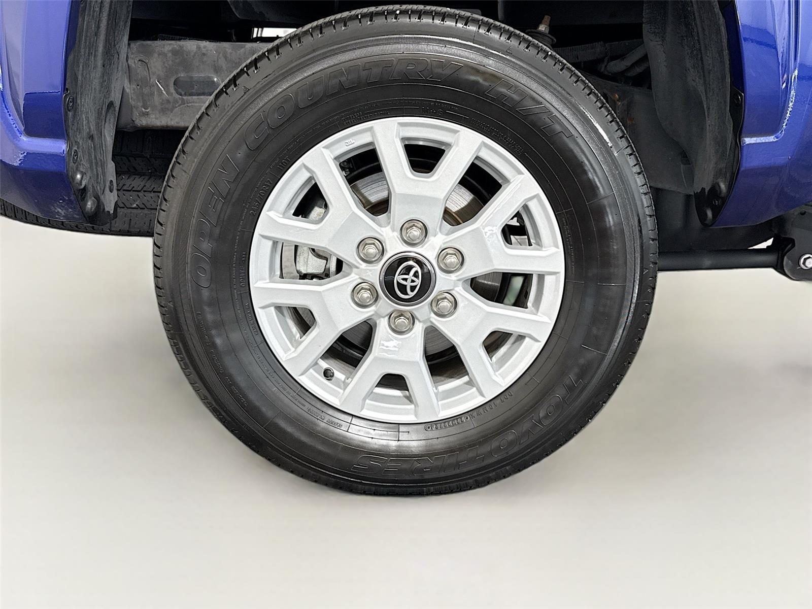 2025 Toyota Tacoma SR5 - Photo 35