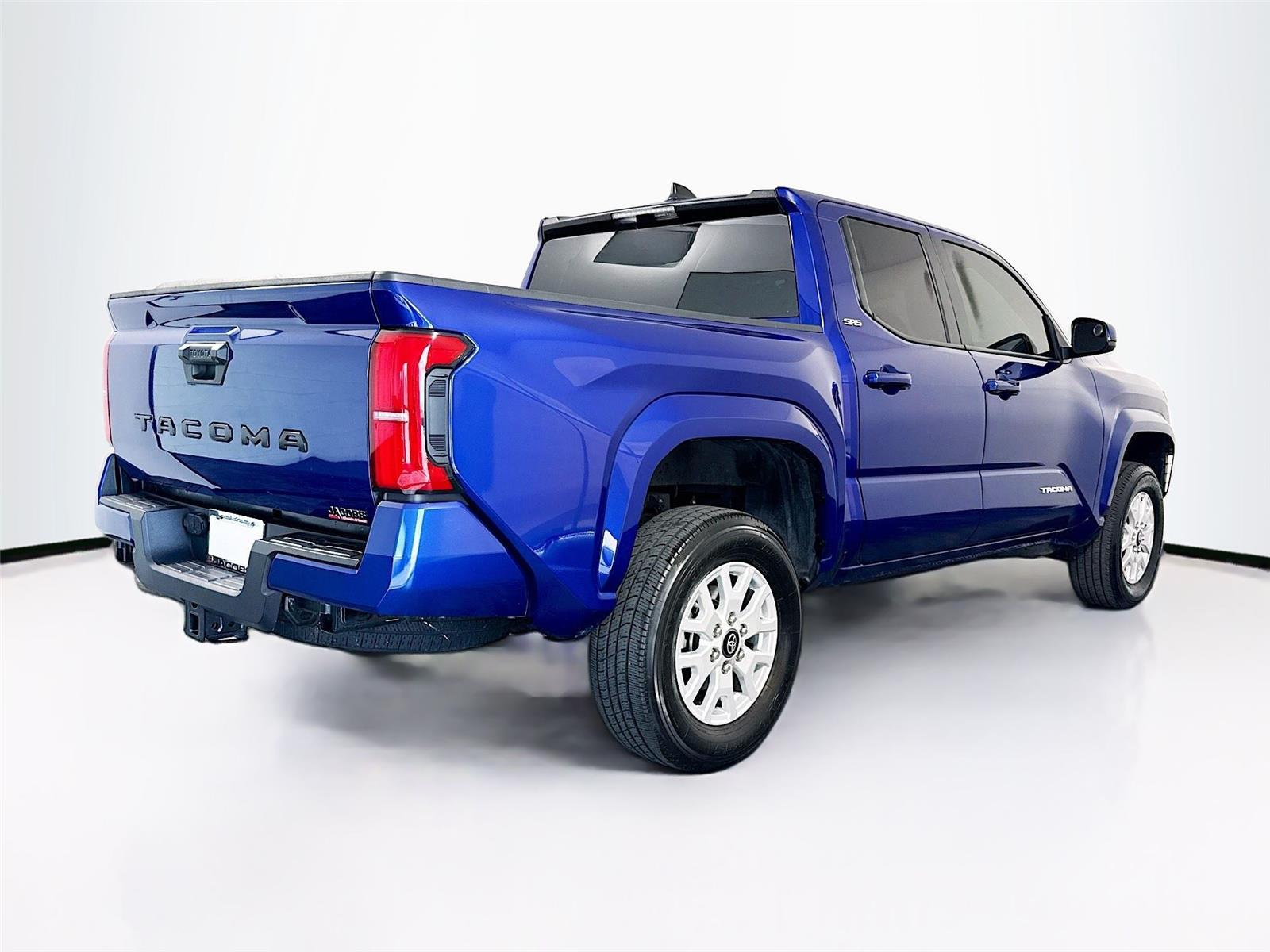 2025 Toyota Tacoma SR5 - Photo 38