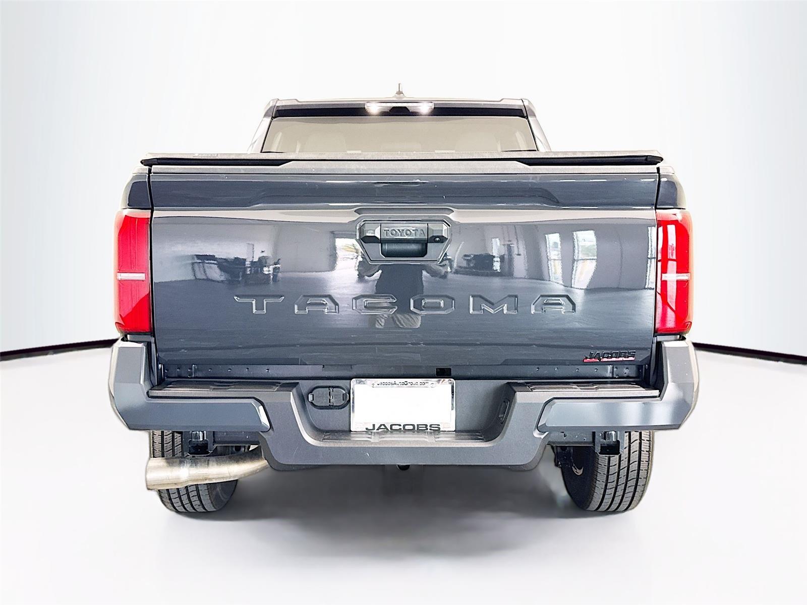 2025 Toyota Tacoma SR5 - Photo 28