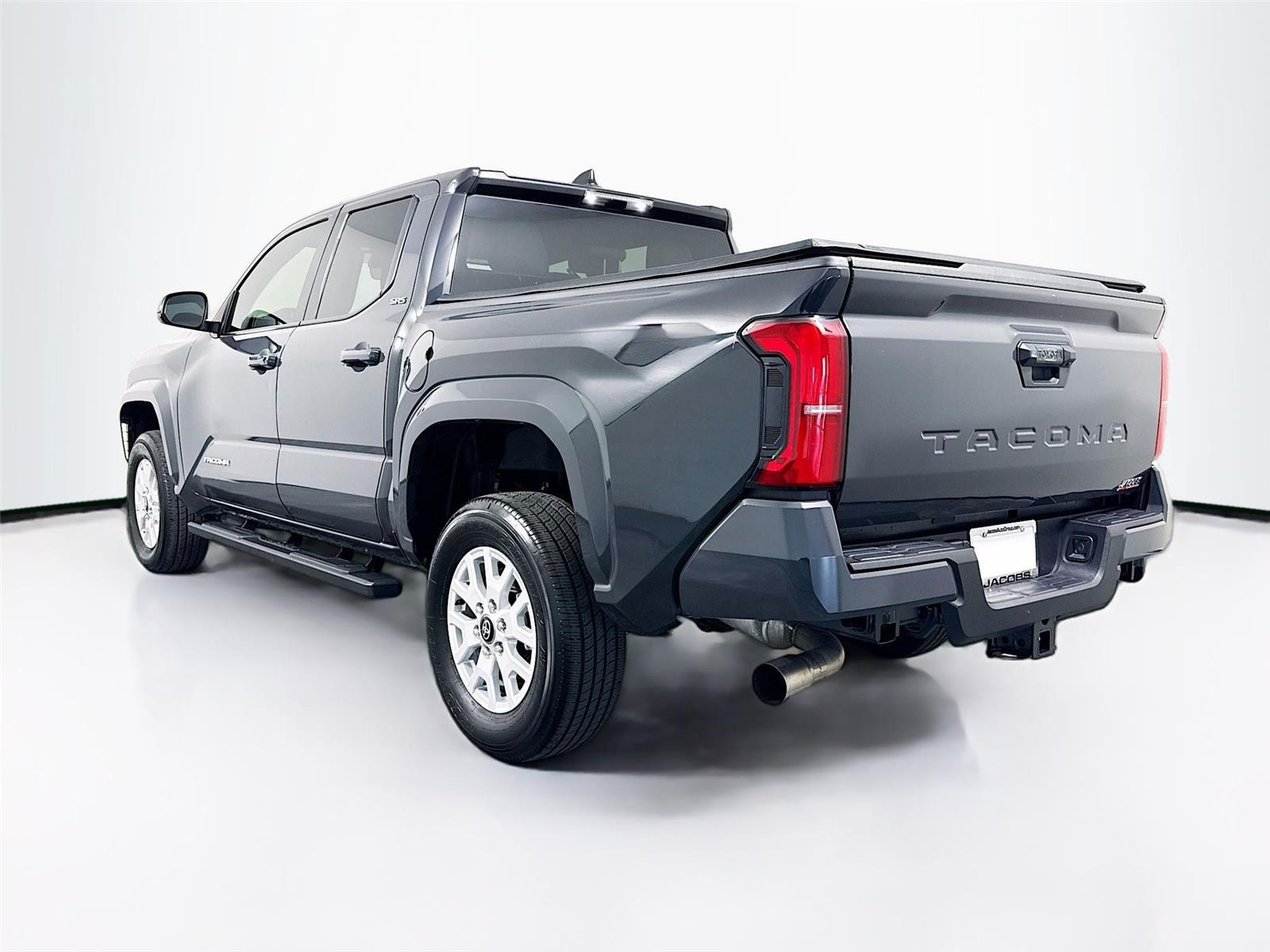 2025 Toyota Tacoma SR5 - Photo 31