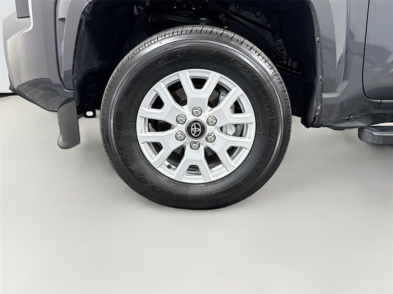 2025 Toyota Tacoma SR5 - Photo 32
