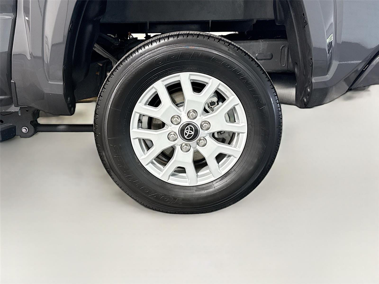 2025 Toyota Tacoma SR5 - Photo 33