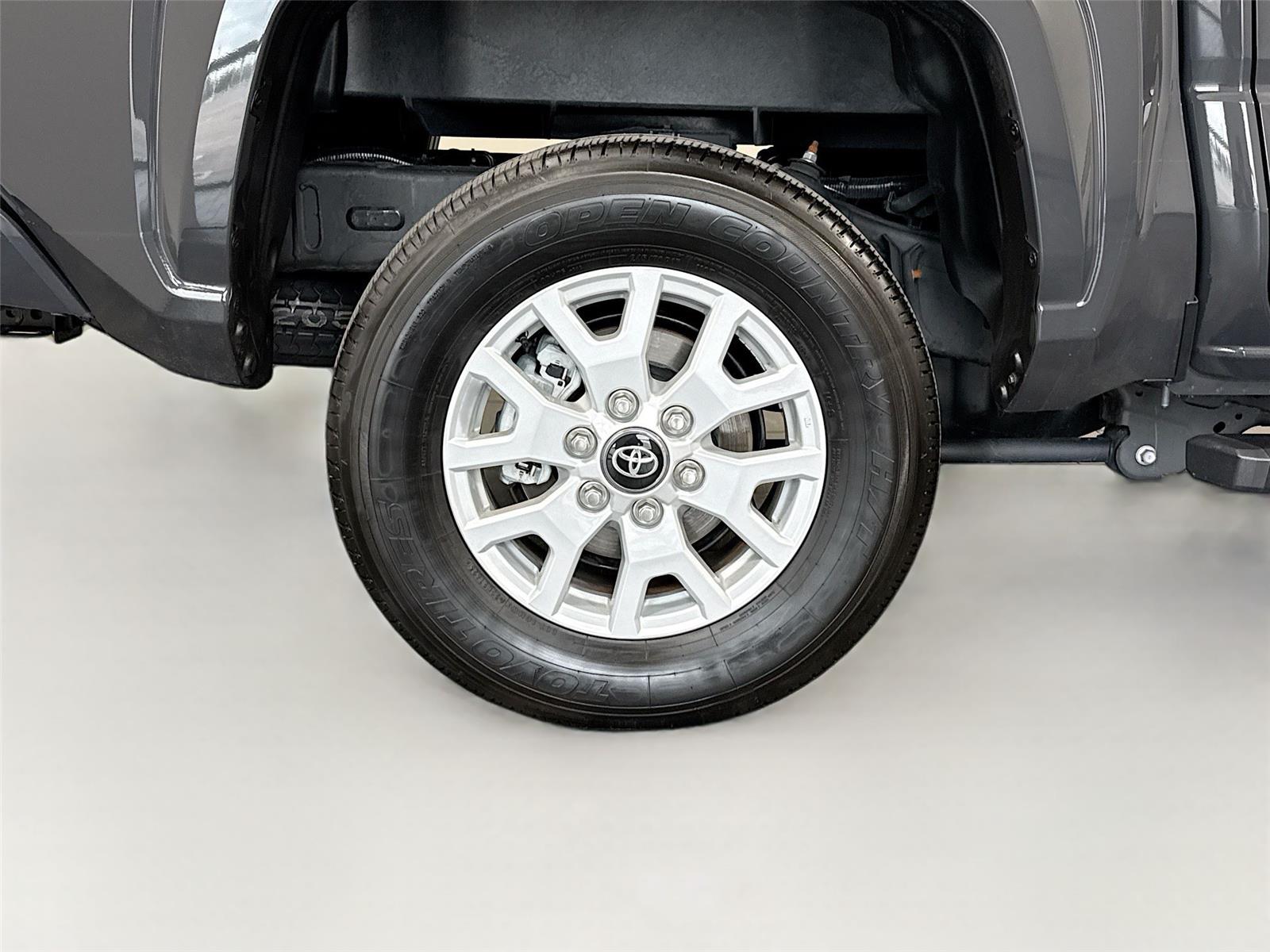 2025 Toyota Tacoma SR5 - Photo 37