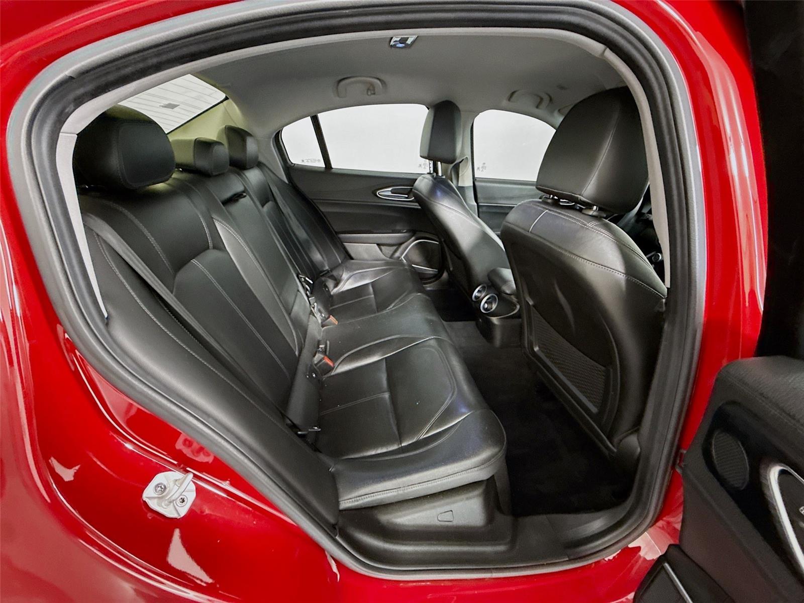 2019 Alfa Romeo Giulia Base - Photo 6