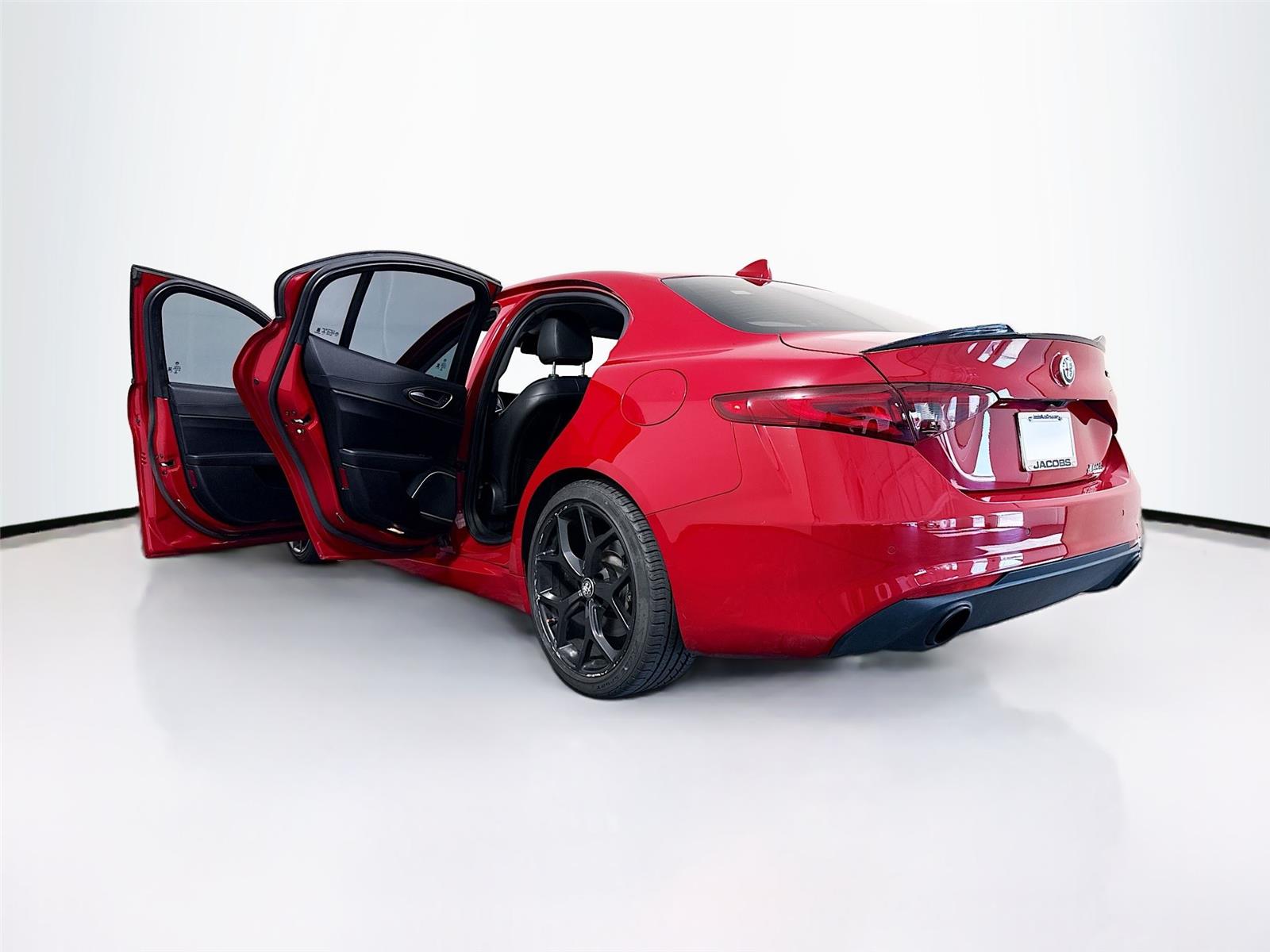 2019 Alfa Romeo Giulia Base - Photo 22