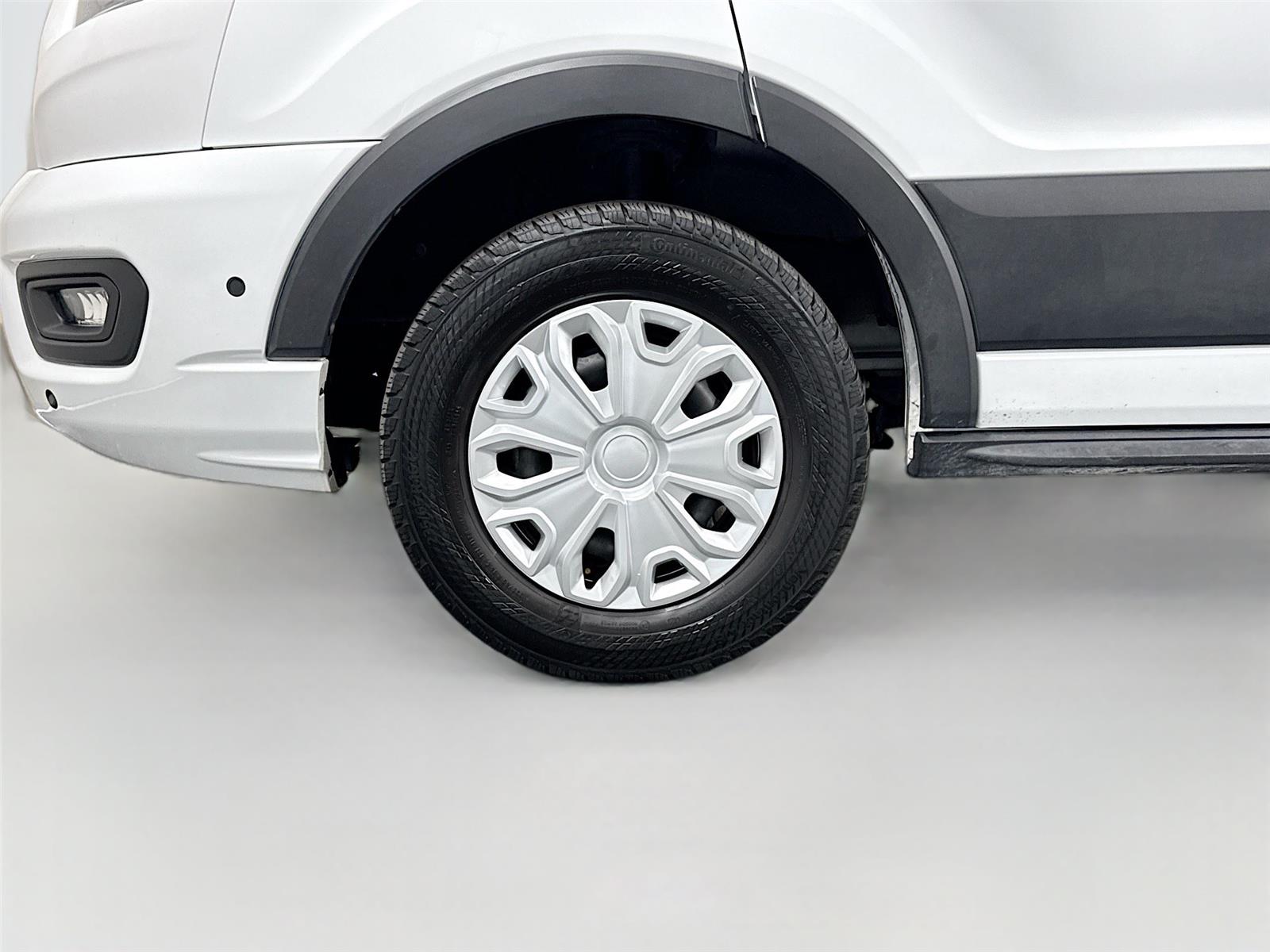 2024 Ford Transit Passenger Van XLT - Photo 28