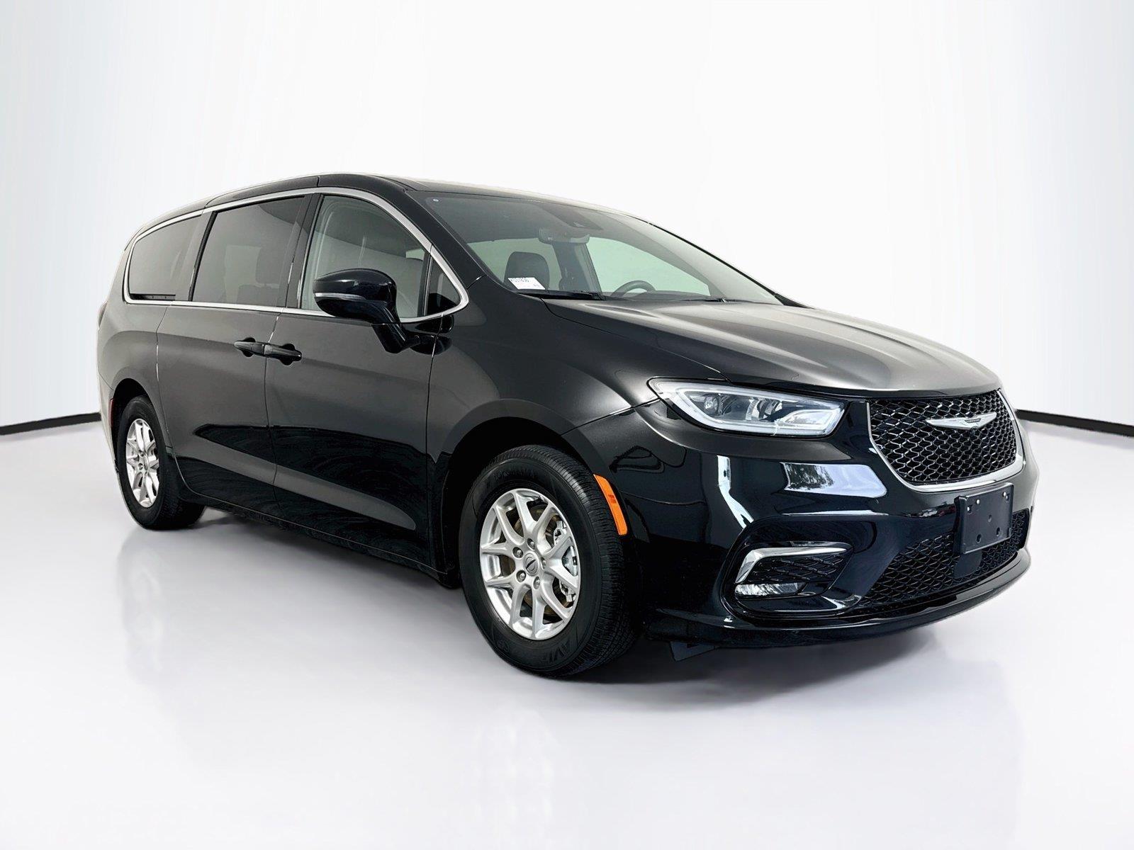 2025 Chrysler Pacifica Select - Photo 7