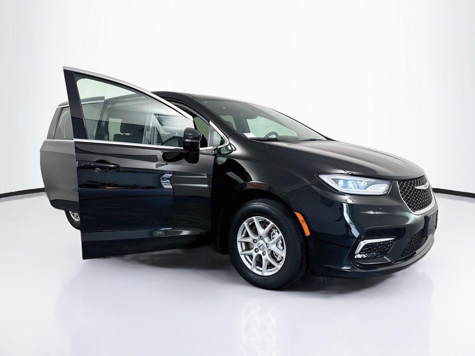 2025 Chrysler Pacifica Select - Photo 21