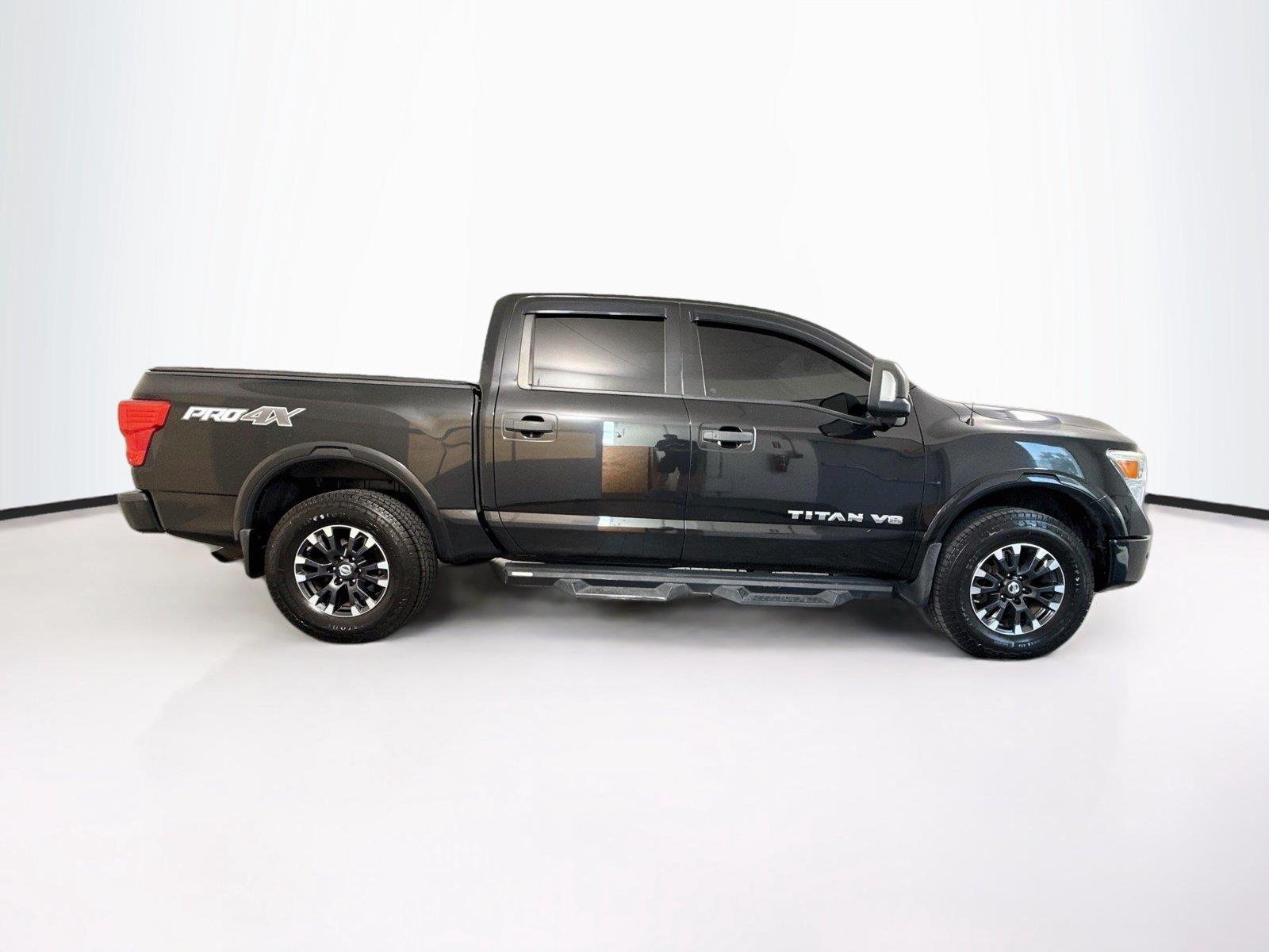 2019 Nissan Titan PRO-4X - Photo 6