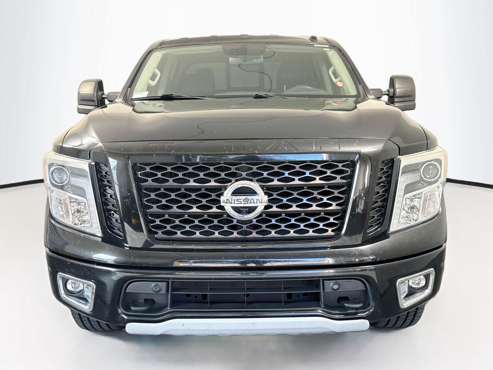 2019 Nissan Titan PRO-4X - Photo 8