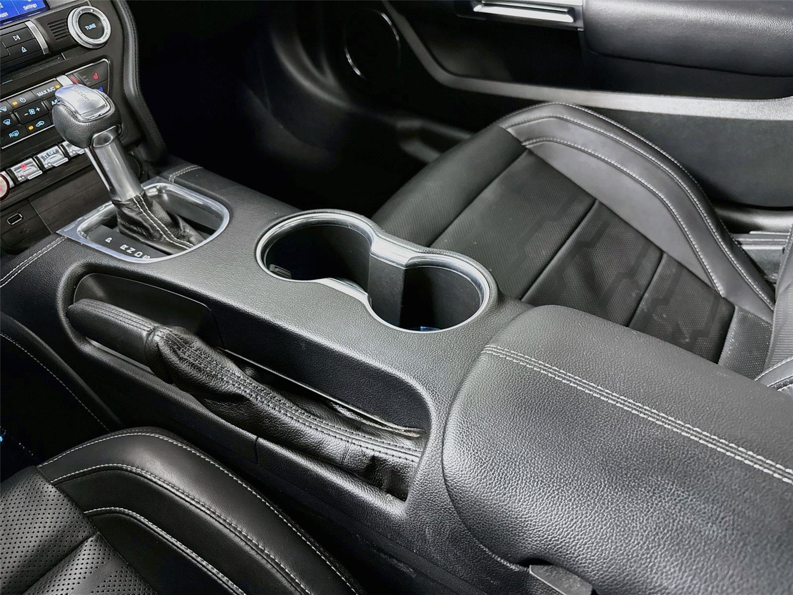 2020 Ford Mustang GT Premium - Photo 8