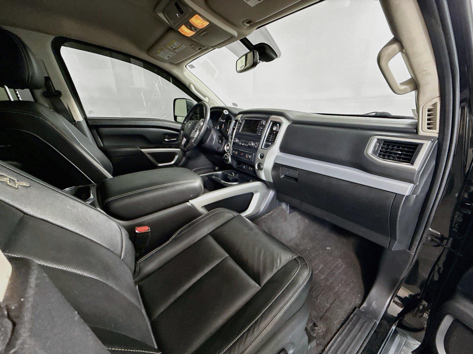 2019 Nissan Titan PRO-4X - Photo 26