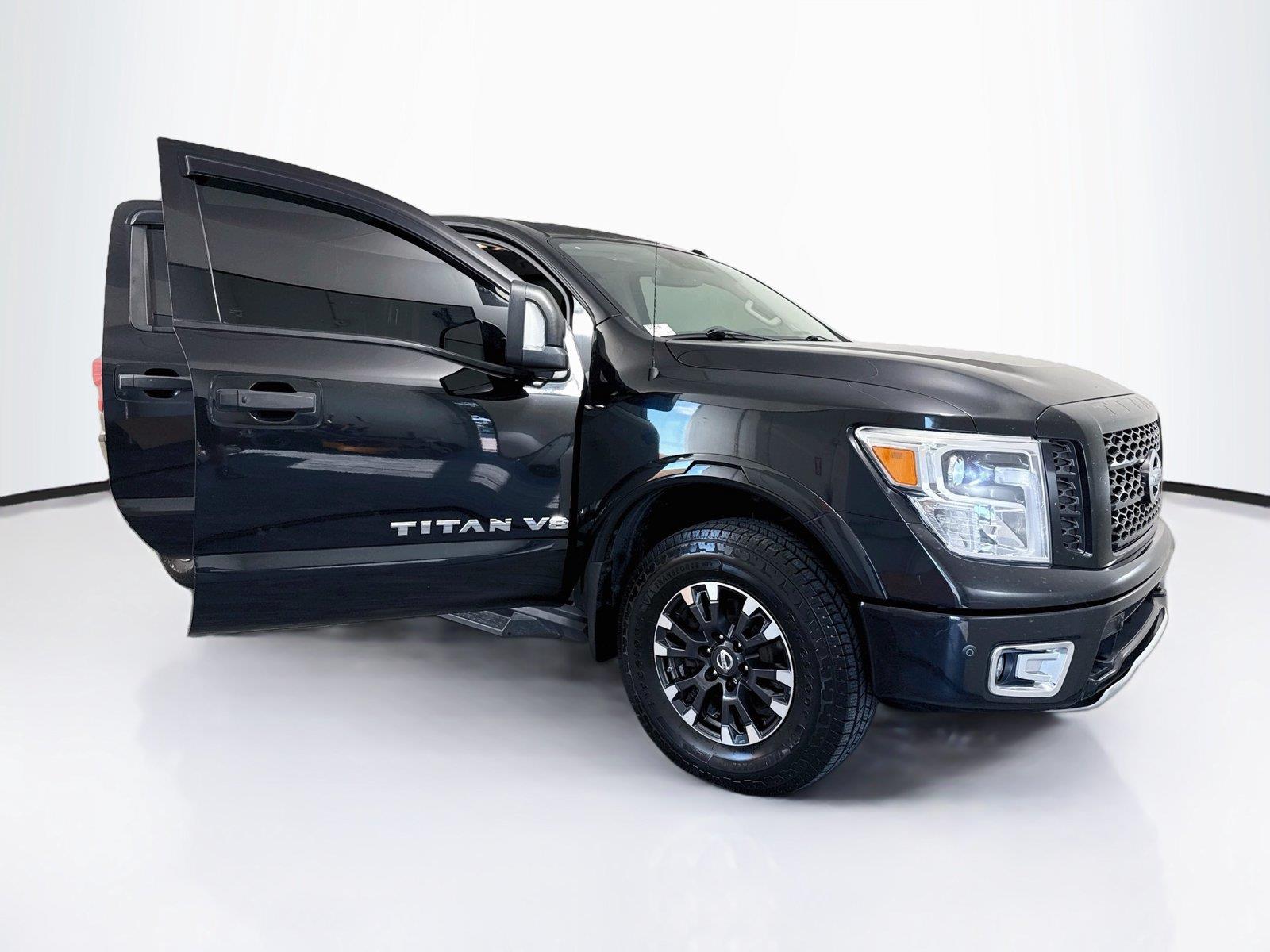 2019 Nissan Titan PRO-4X - Photo 35