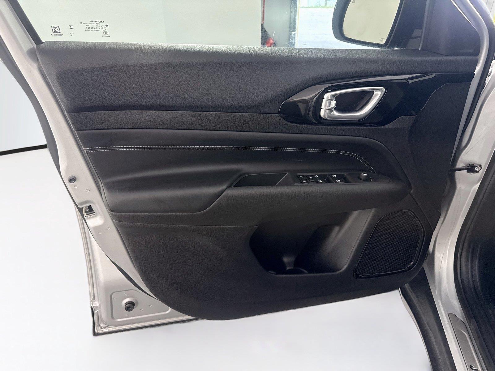 2024 Jeep Compass Latitude - Photo 9