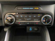 Used 2022 Iconic Silver Ford SE image 15