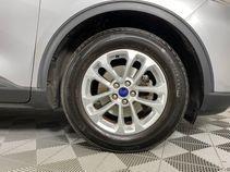 Used 2022 Iconic Silver Ford SE image 17