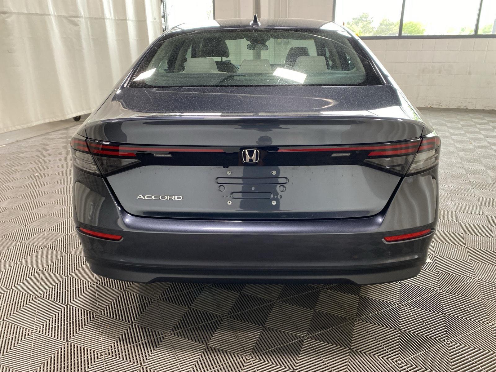 Certified Used 2024 Meteorite Gray Metallic Honda  image 7