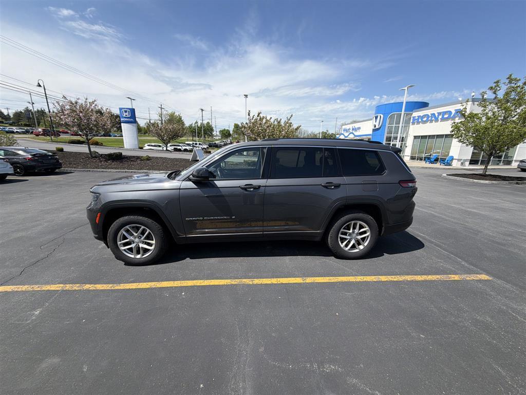 Used 2021 Baltic Gray Metallic Clearcoat Jeep Laredo image 2