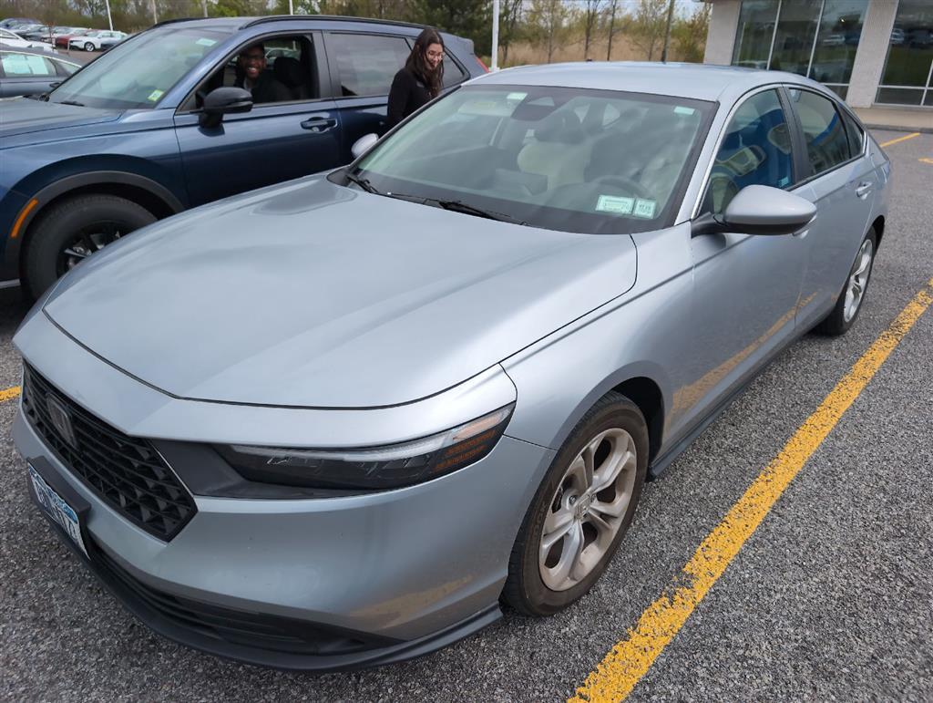 Used 2023 Lunar Silver Metallic Honda LX image 2