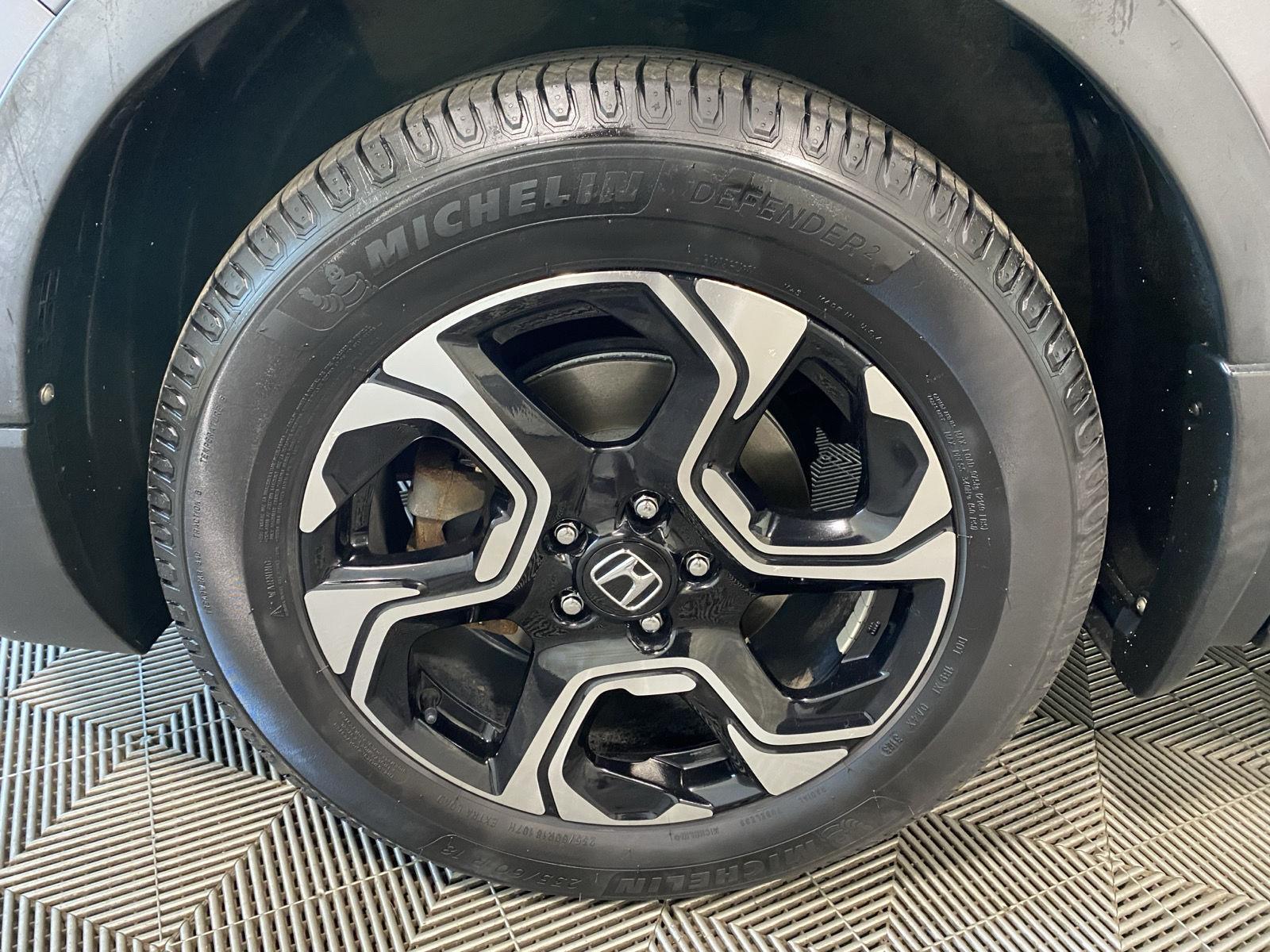 Used 2019 Modern Steel Metallic Honda Touring image 11