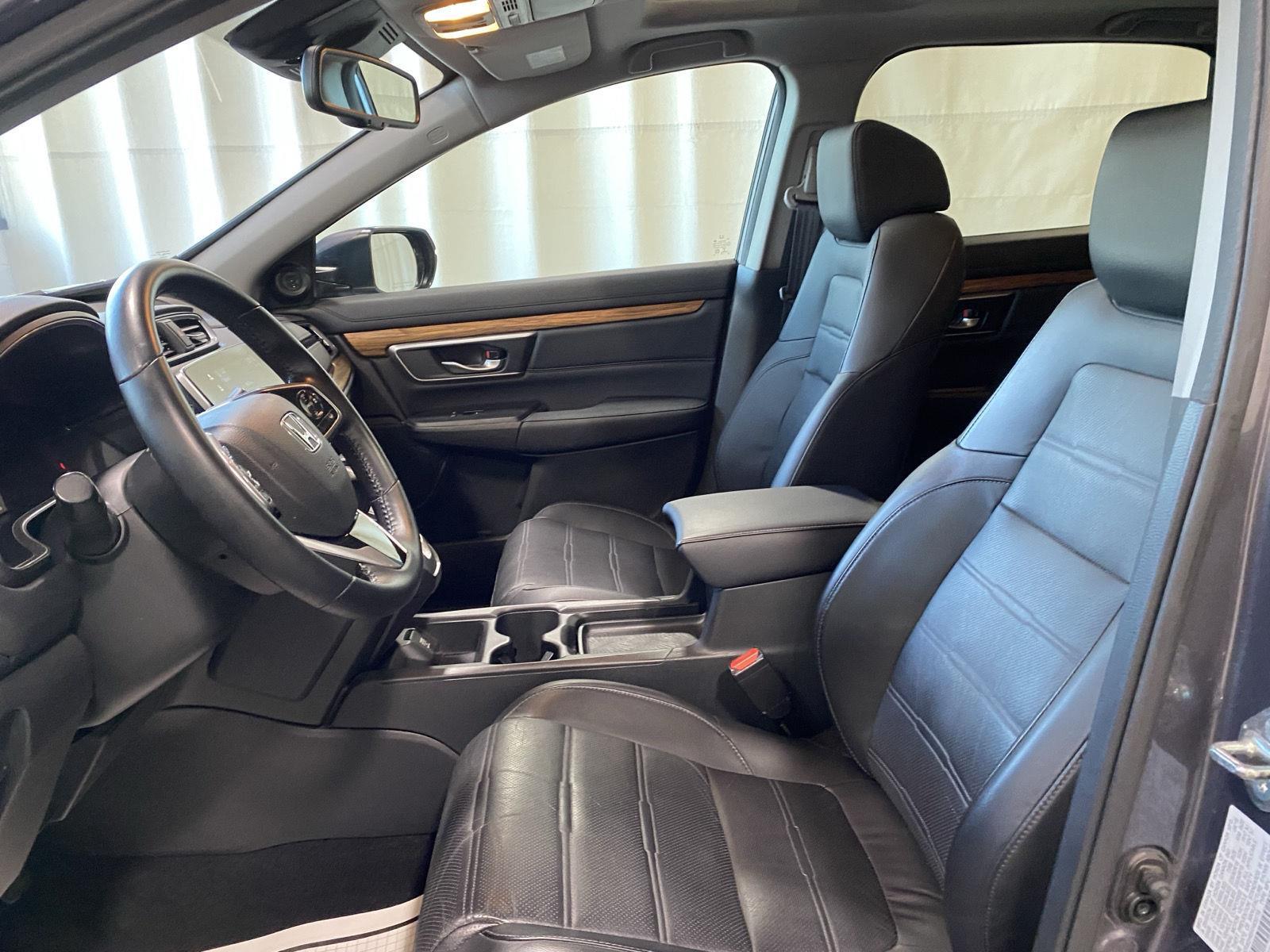 Used 2019 Modern Steel Metallic Honda Touring image 20