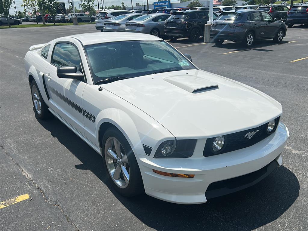 Performance White Clearcoat 2008 Ford Mustang Coupe Rear-Wheel Drive 5-Speed Manual