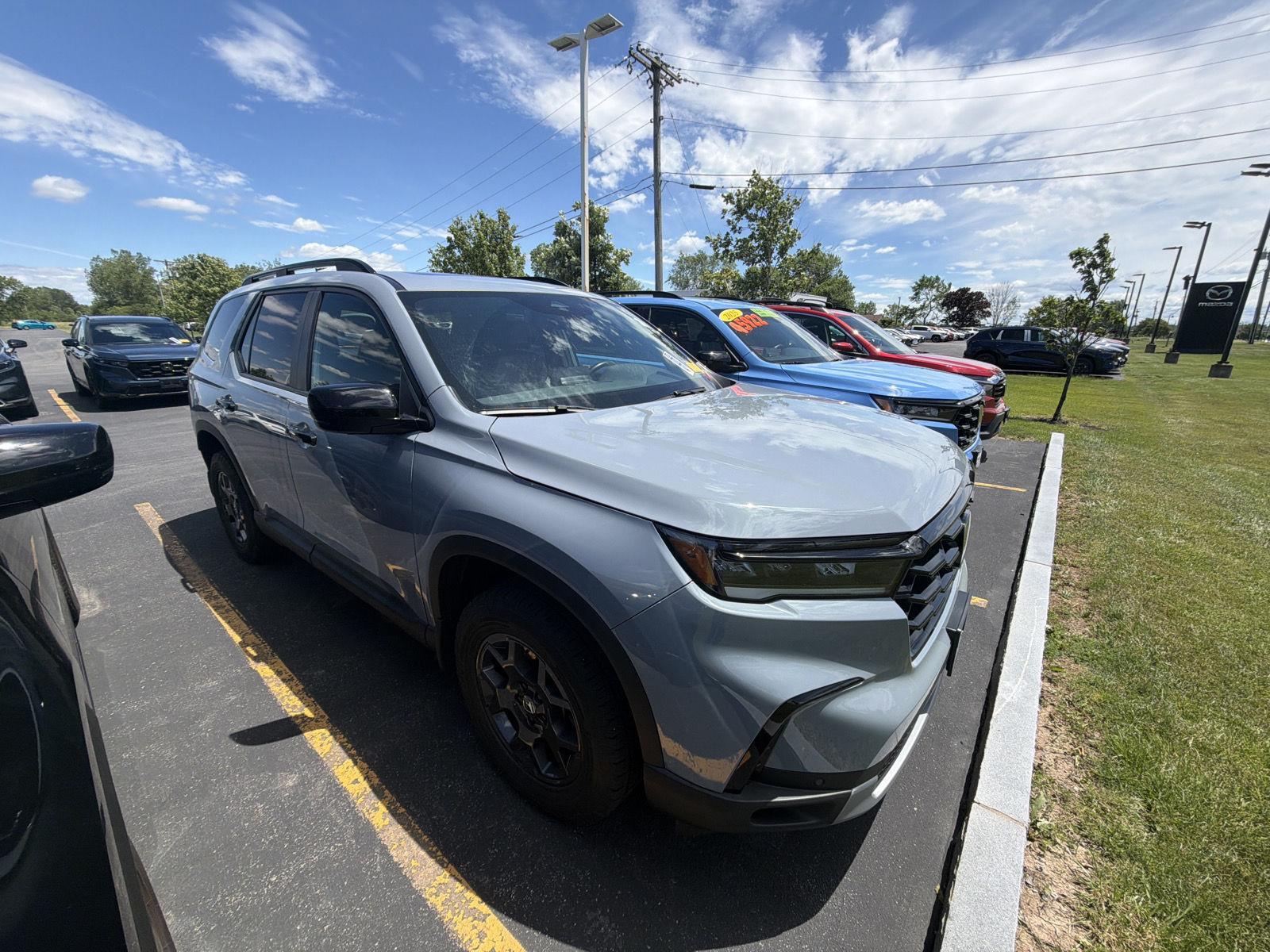 Sonic Gray Pearl 2025 Honda Pilot SUV / Crossover All-Wheel Drive Automatic