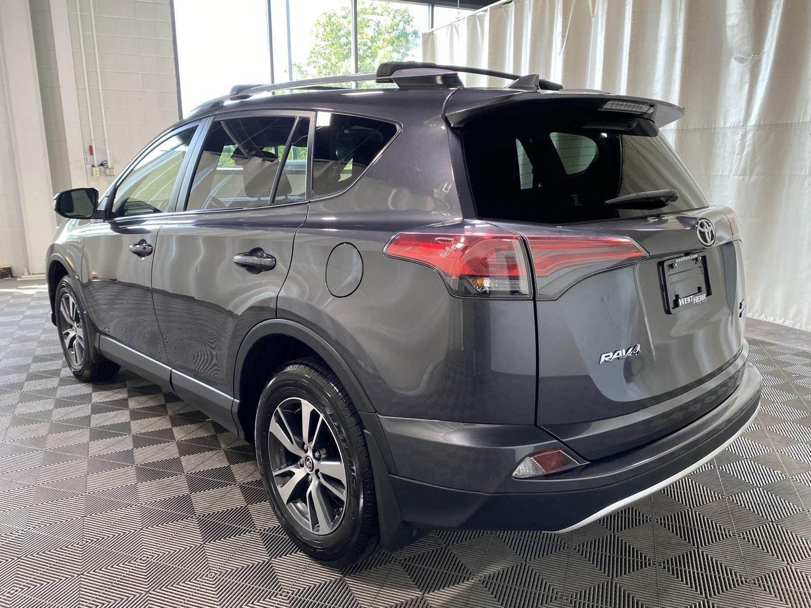 Used 2018 Magnetic Gray Metallic Toyota XLE image 5