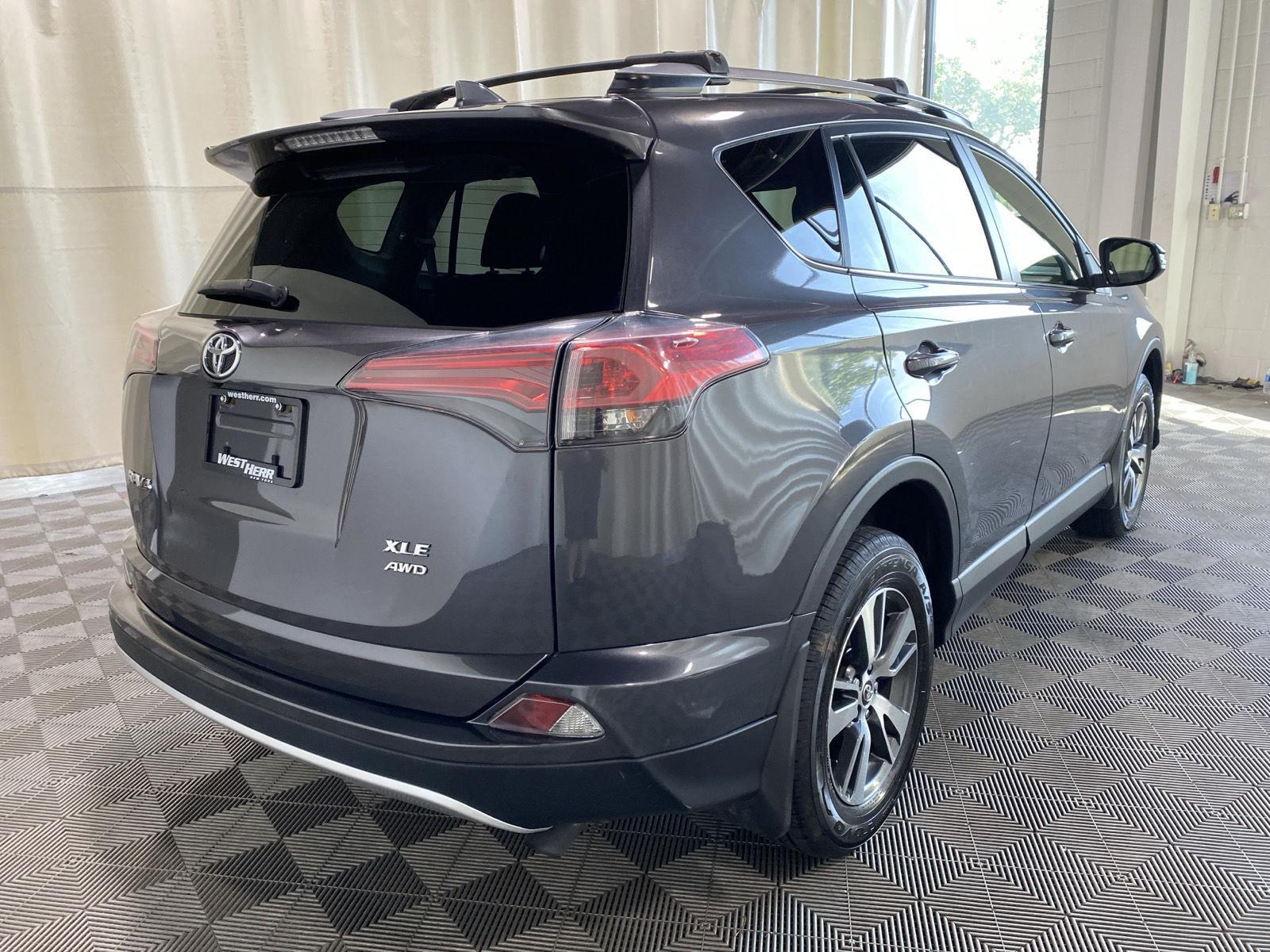 Used 2018 Magnetic Gray Metallic Toyota XLE image 7