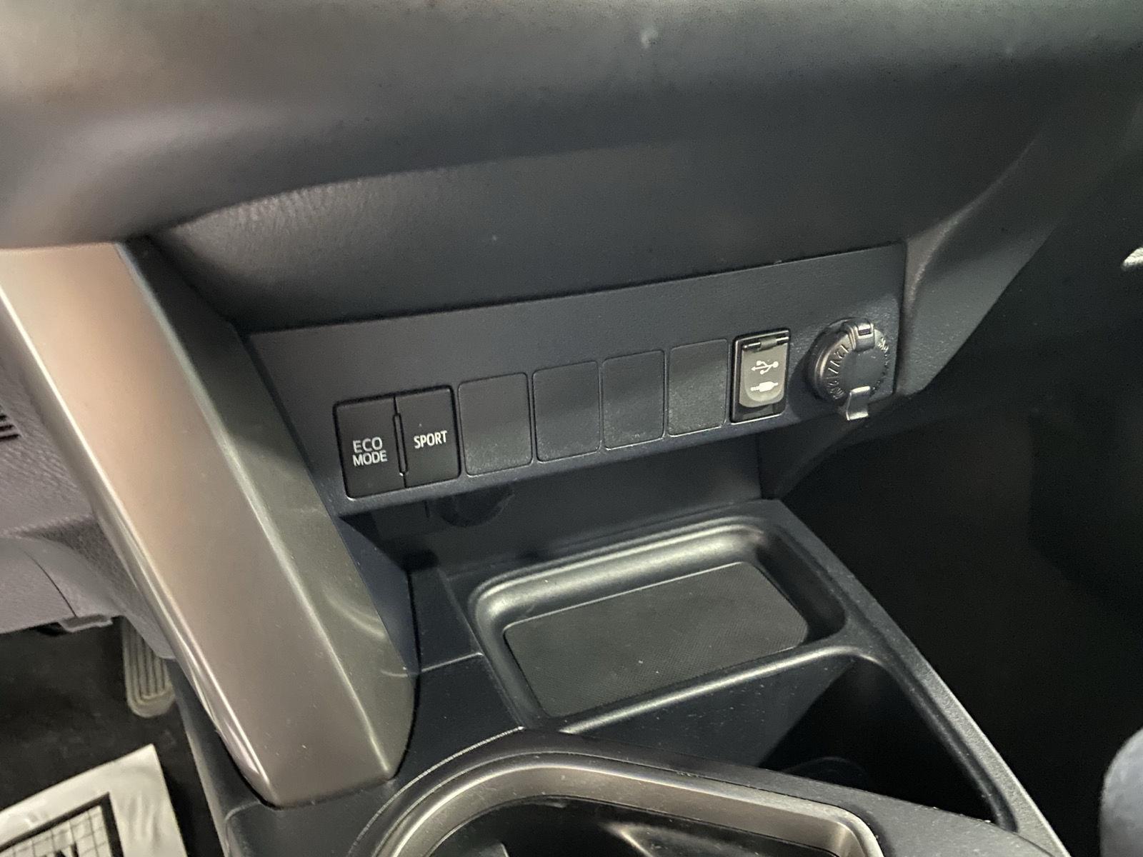 Used 2018 Magnetic Gray Metallic Toyota XLE image 24