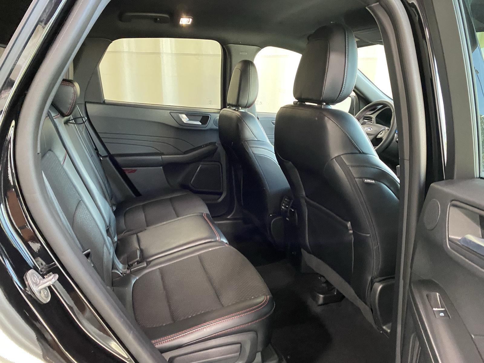 Used 2023 Agate Black Ford ST-Line Select image 12