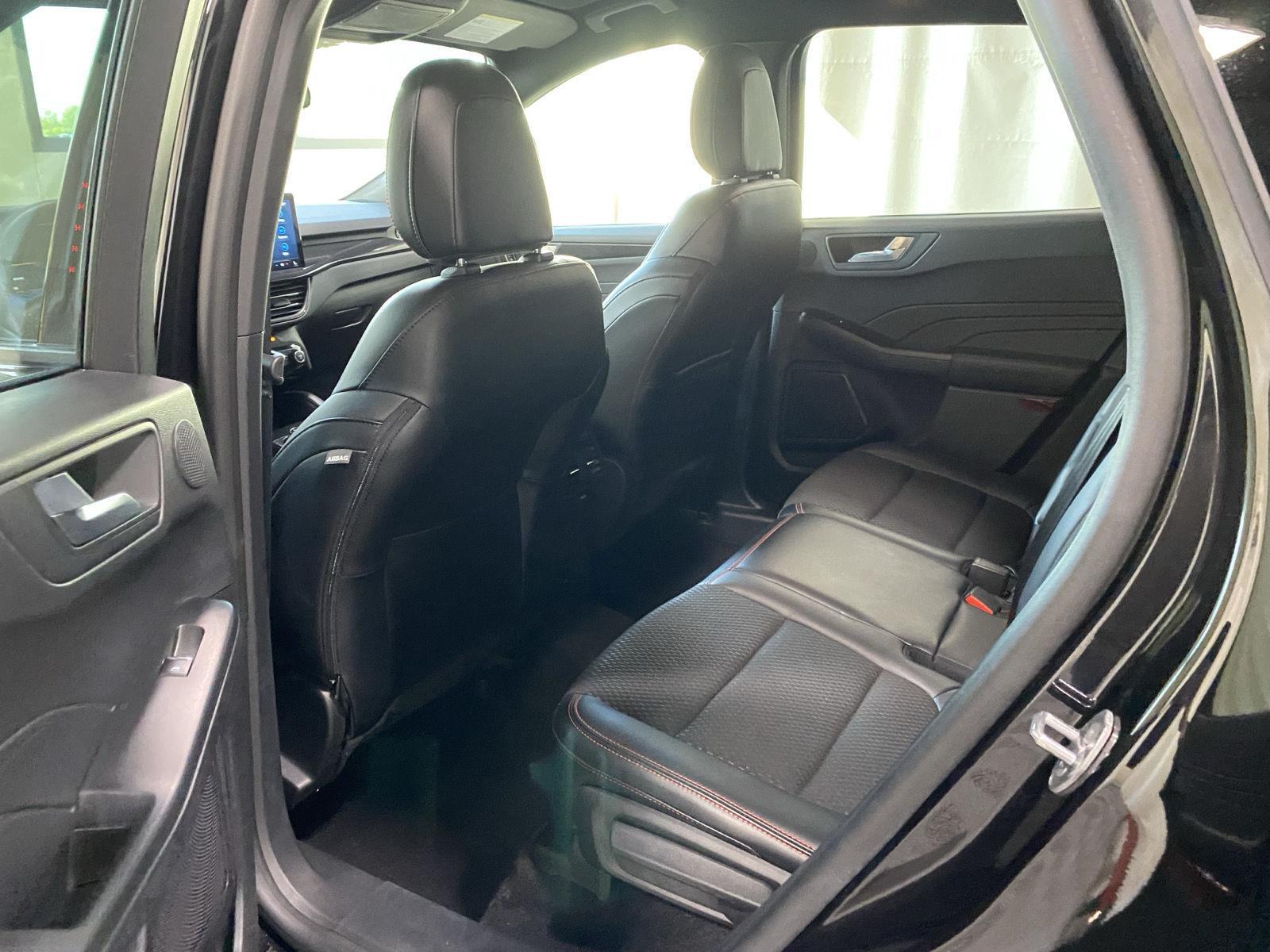 Used 2023 Agate Black Ford ST-Line Select image 15