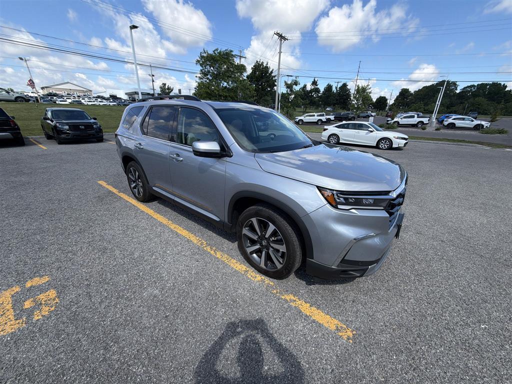 Lunar Silver Metallic 2024 Honda Pilot SUV / Crossover All-Wheel Drive Automatic