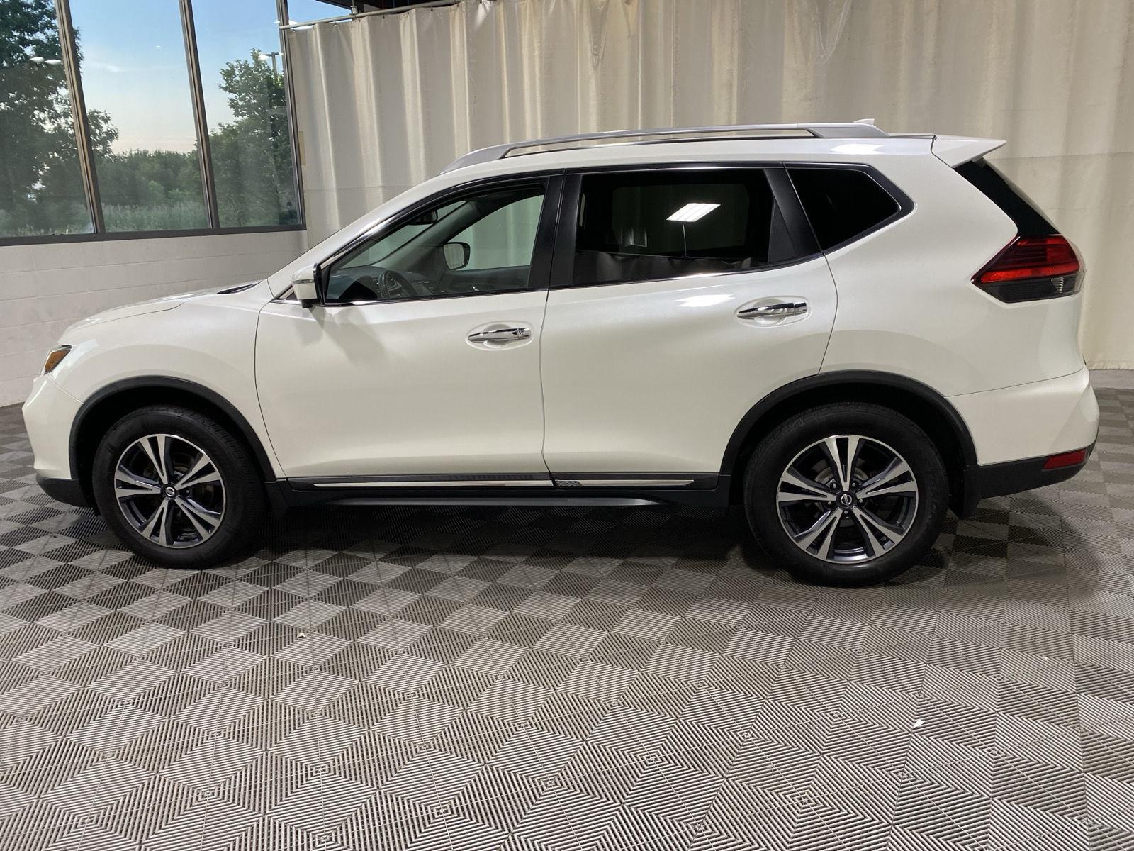 Used 2017 Pearl White Nissan SL image 4