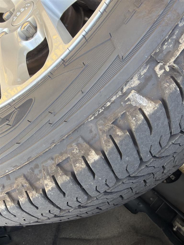 Used 2021 Baltic Gray Metallic Clearcoat Jeep Laredo image 6