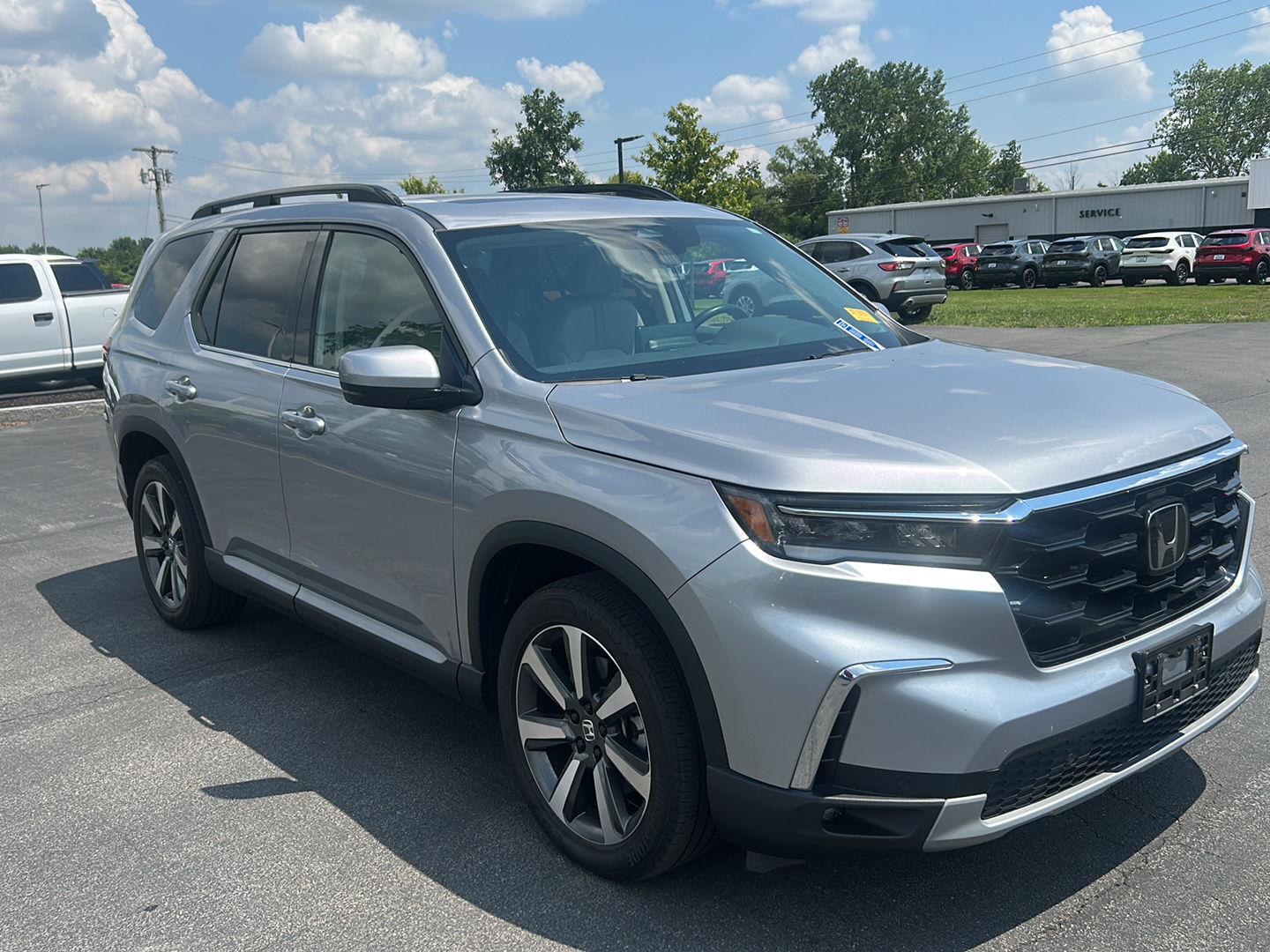 Used 2024 Lunar Silver Metallic Honda Touring image 5