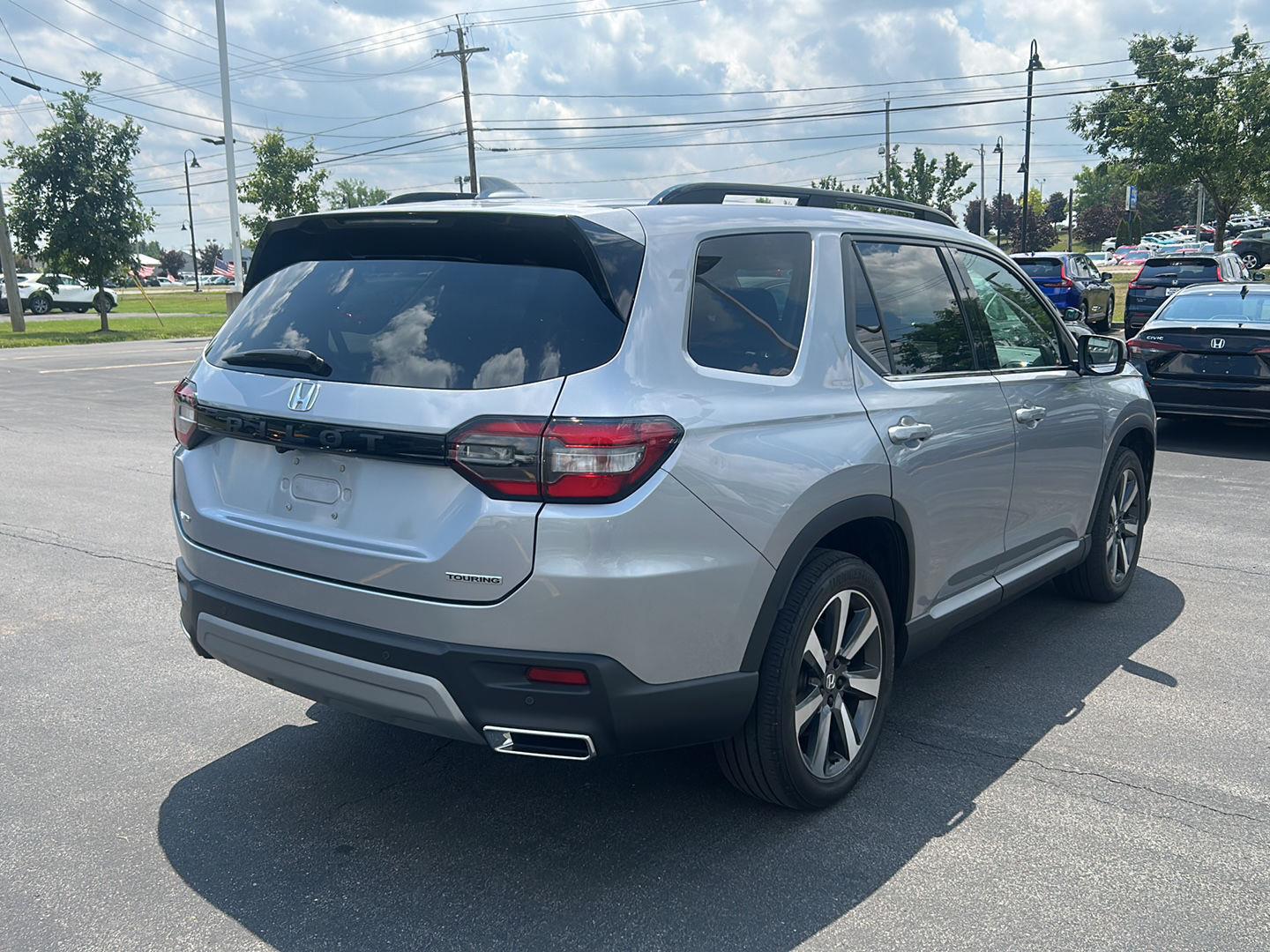 Used 2024 Lunar Silver Metallic Honda Touring image 7