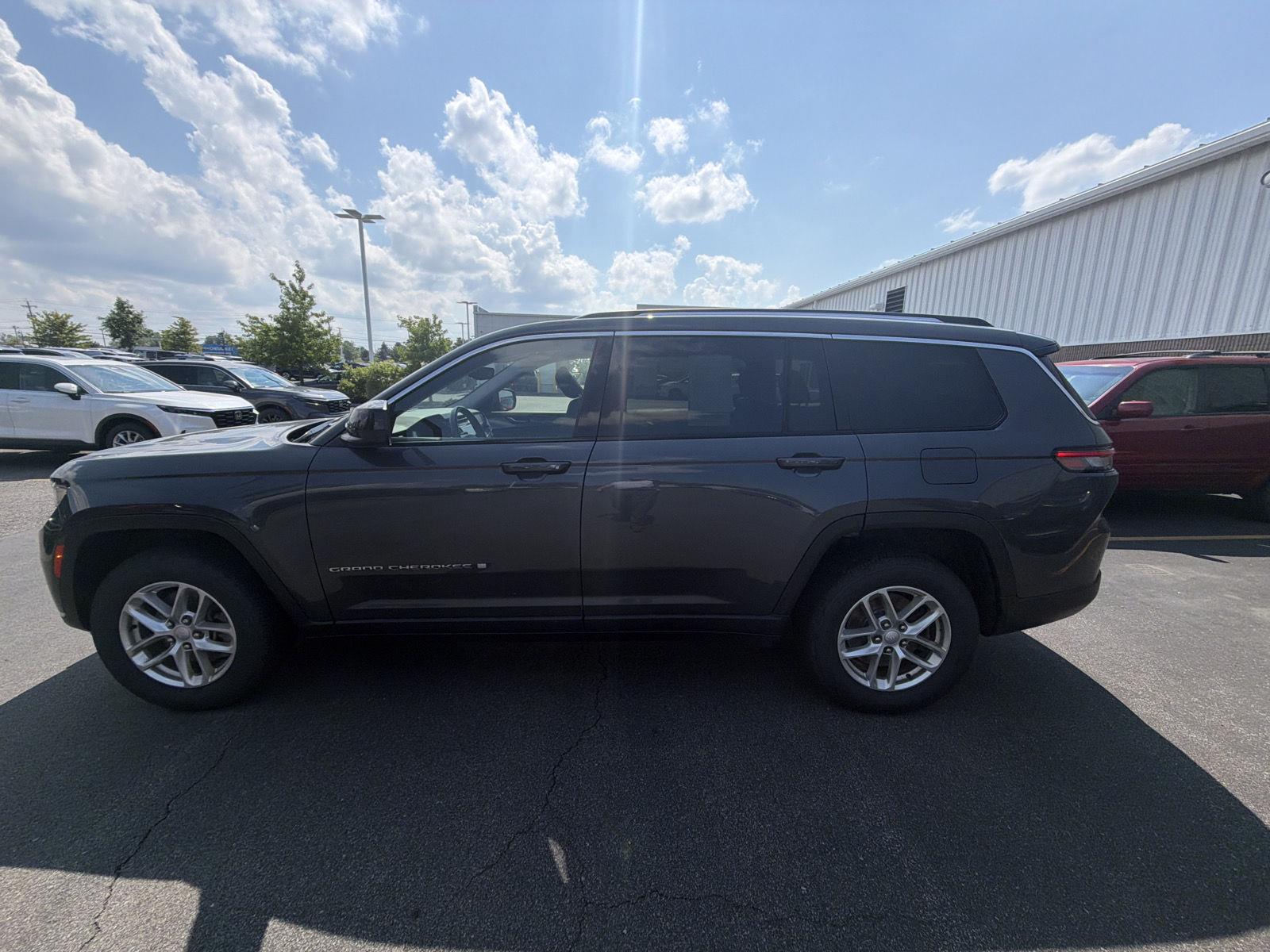 Used 2021 Baltic Gray Metallic Clearcoat Jeep Laredo image 13