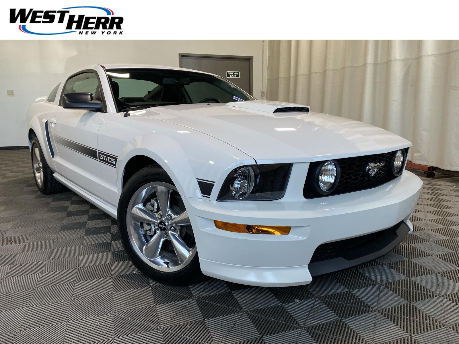 Performance White Clearcoat 2008 Ford Mustang Coupe Rear-Wheel Drive 5-Speed Manual