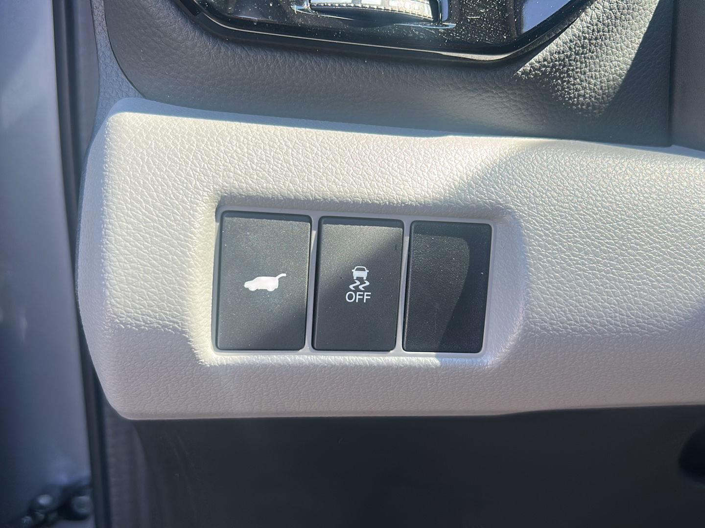 Used 2024 Lunar Silver Metallic Honda Touring image 15