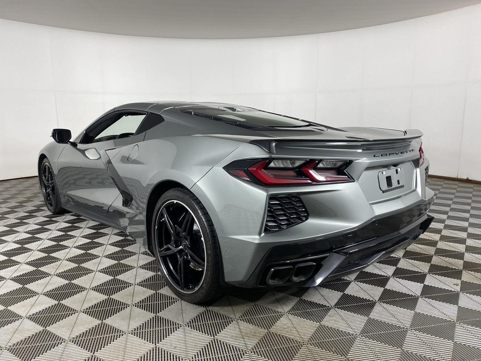 Used 2023 Hypersonic Gray Metallic Chevrolet 2LT image 9