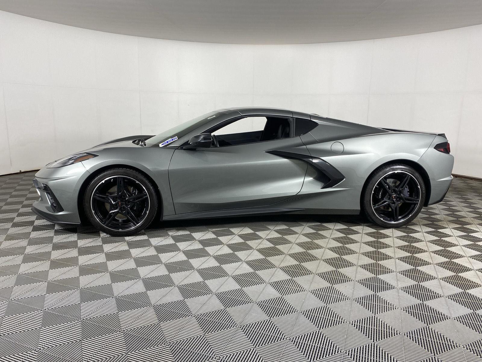 Used 2023 Hypersonic Gray Metallic Chevrolet 2LT image 19