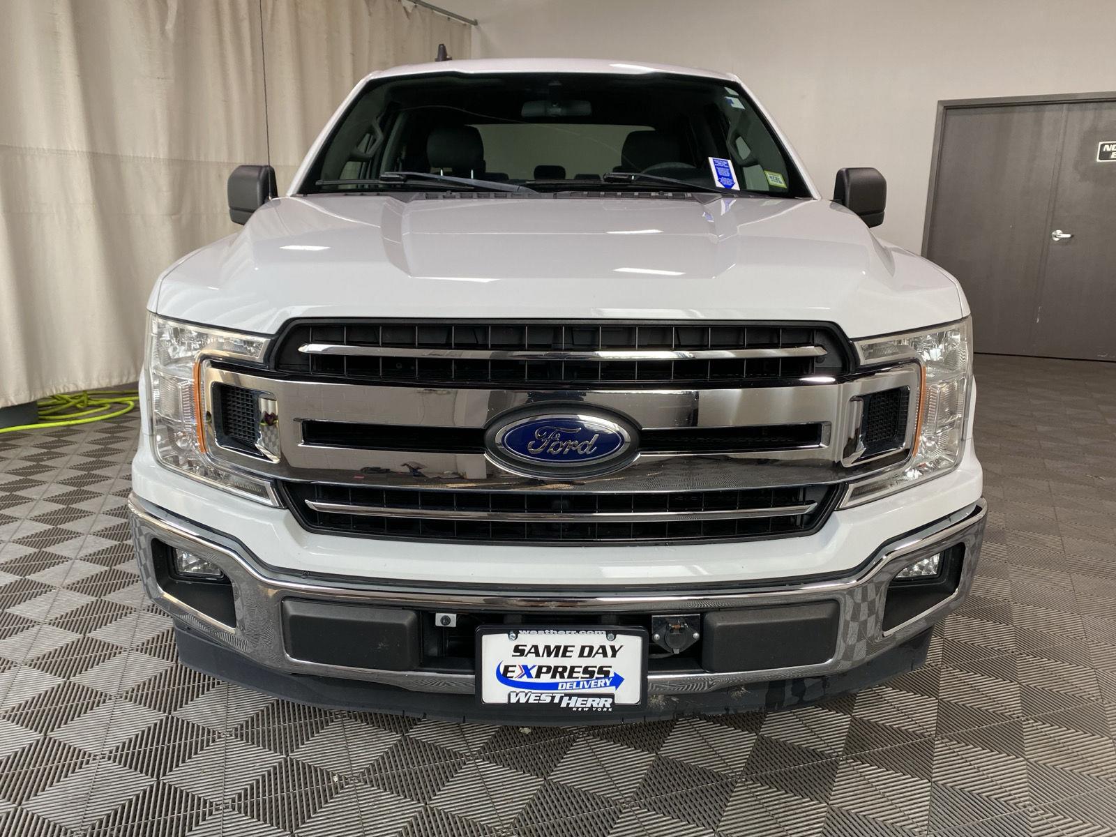 Used 2019 Oxford White Ford XLT image 3