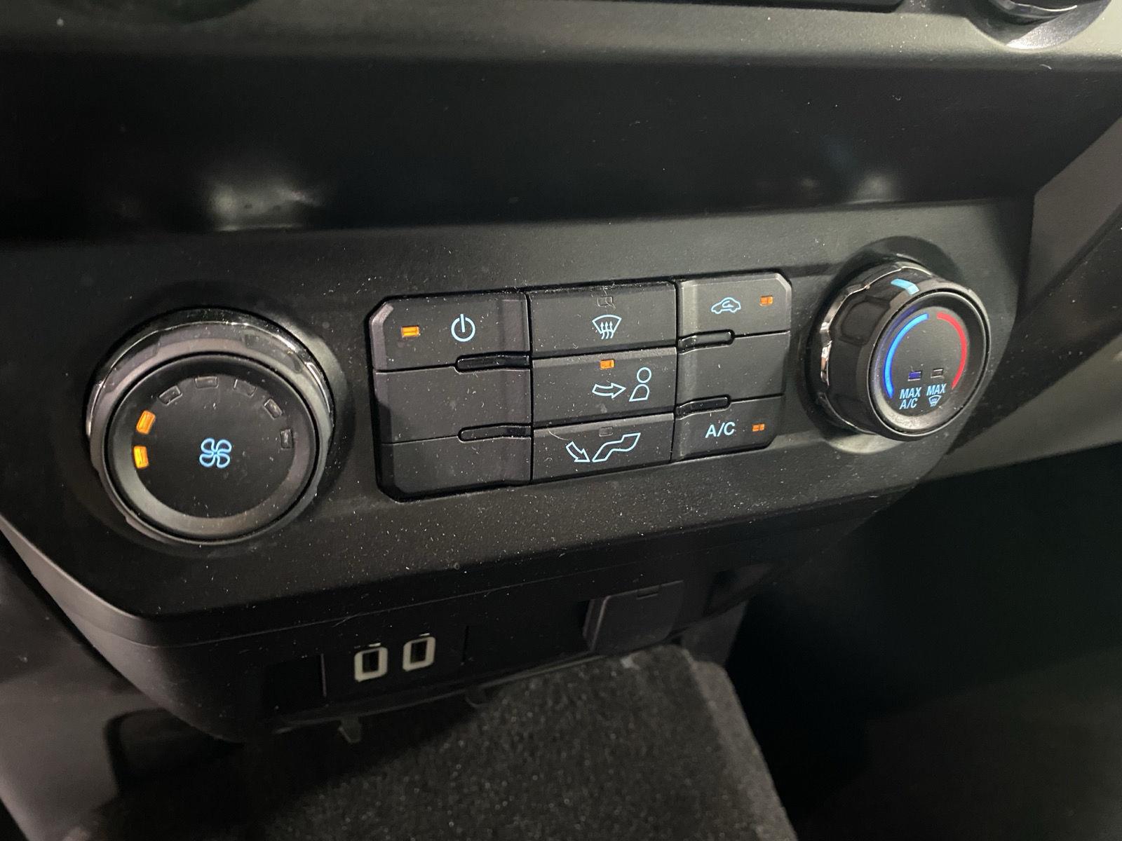 Used 2019 Oxford White Ford XLT image 25
