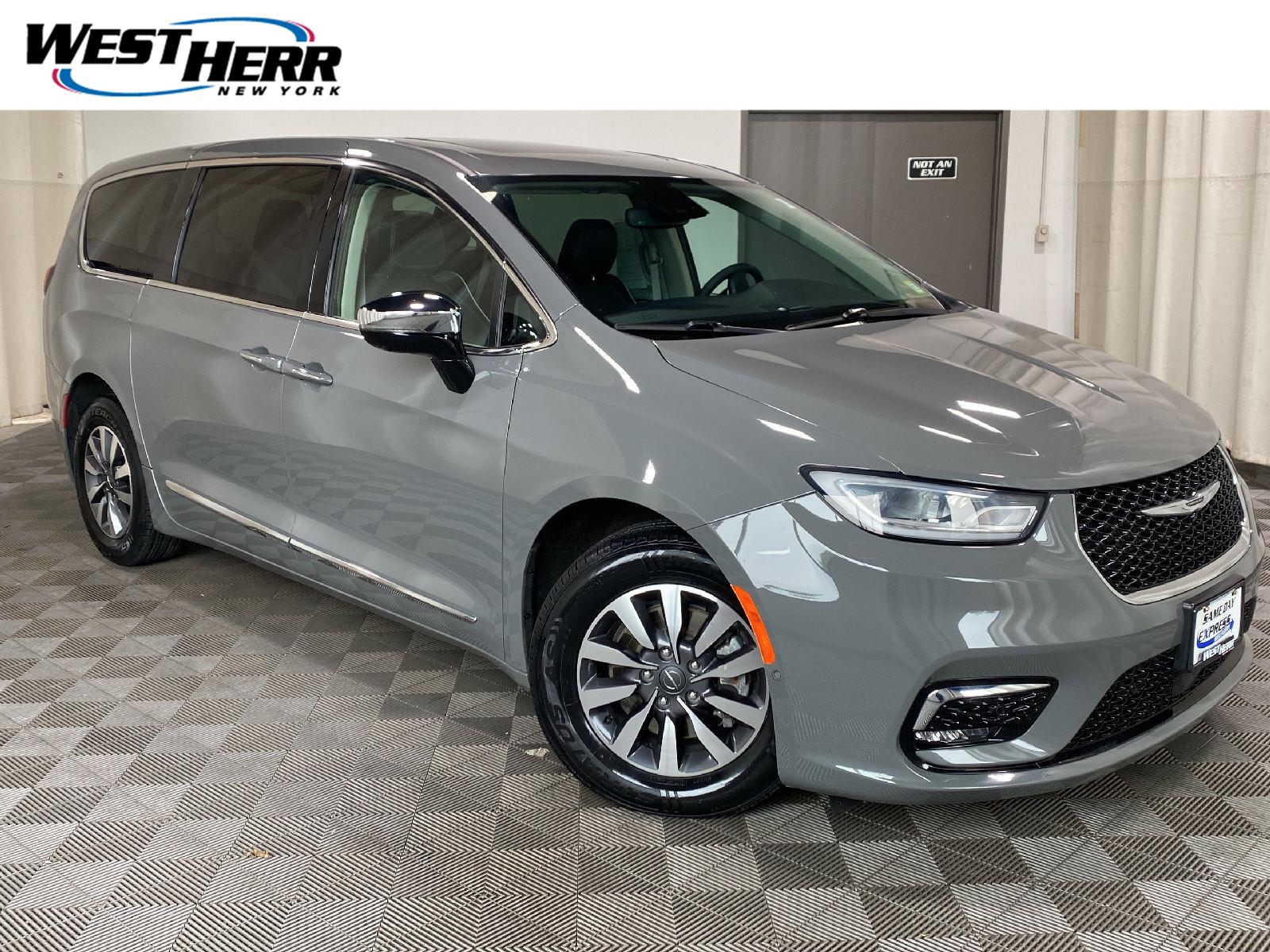 Ceramic Gray Clearcoat 2023 Chrysler Pacifica Hybrid Minivan Front-Wheel Drive Automatic