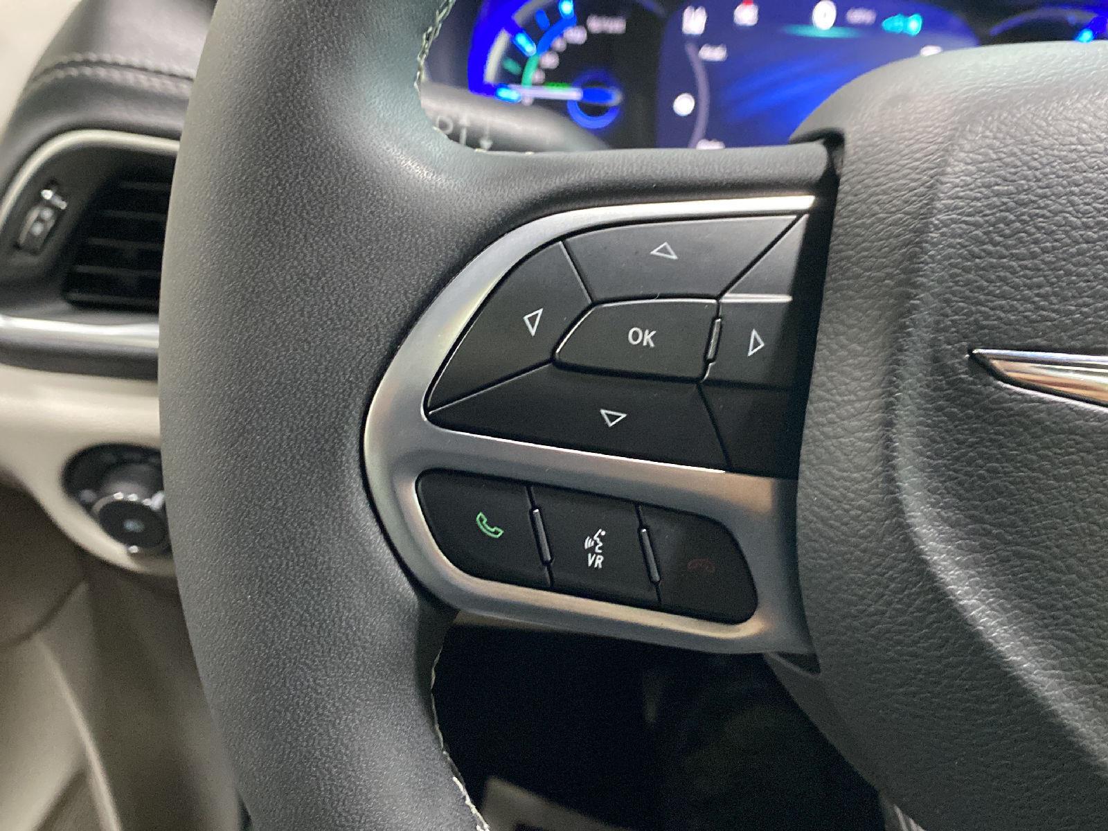 Used 2023 Ceramic Gray Clearcoat Chrysler Hybrid Limited image 34