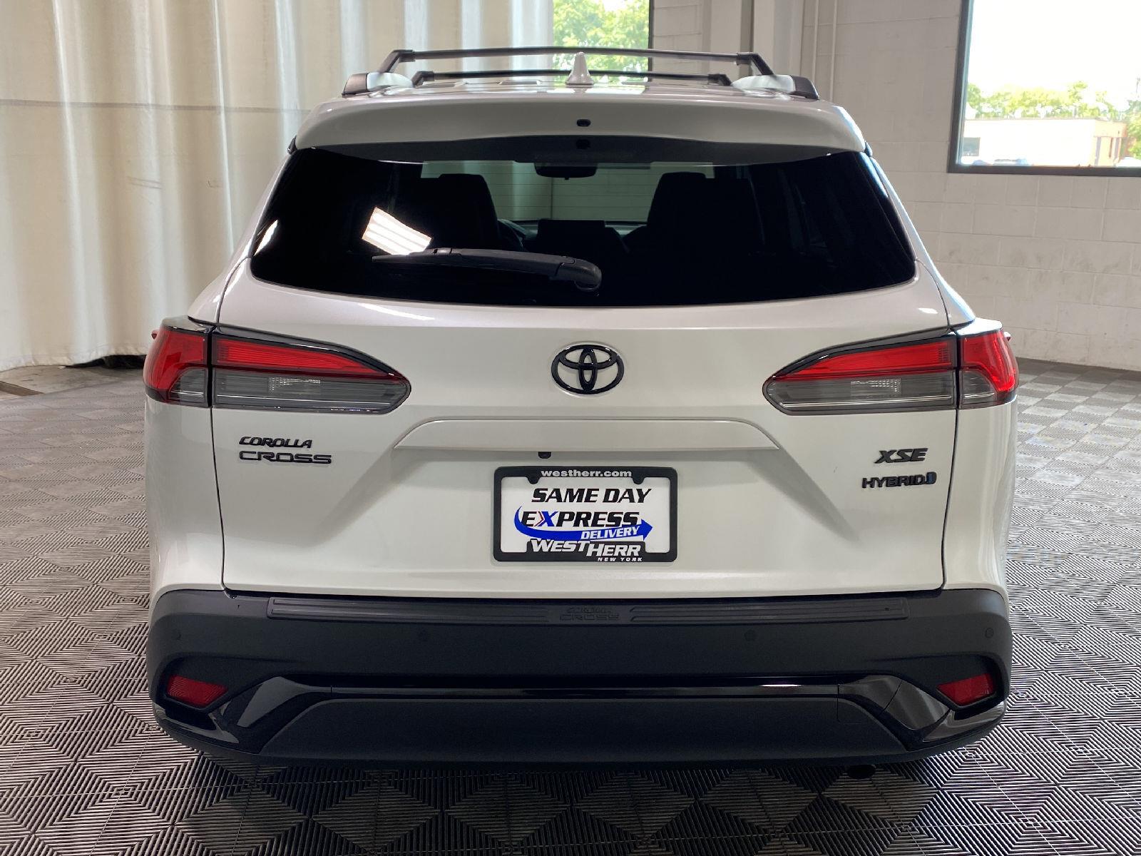 Used 2024 Wind Chill Pearl Toyota XSE image 4