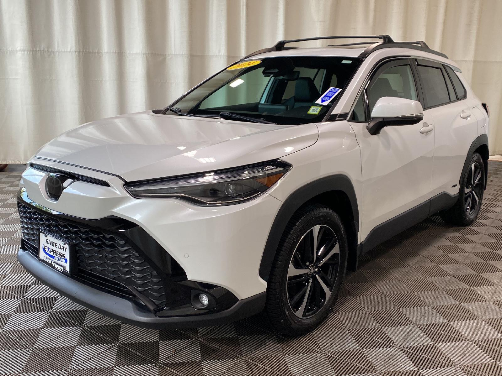 Used 2024 Wind Chill Pearl Toyota XSE image 7