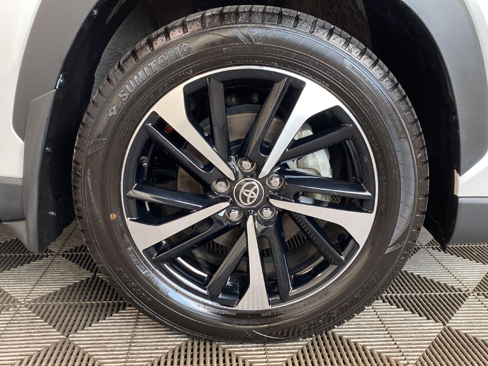 Used 2024 Wind Chill Pearl Toyota XSE image 9
