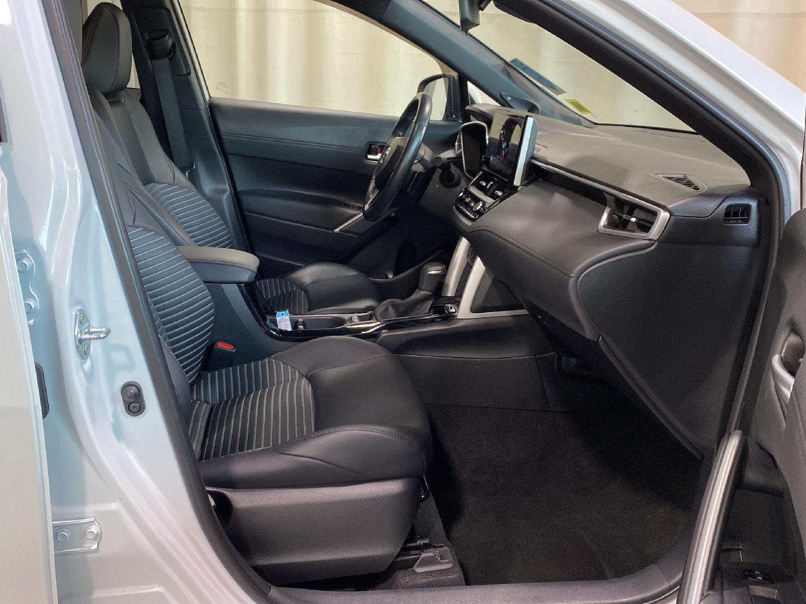 Used 2024 Wind Chill Pearl Toyota XSE image 10